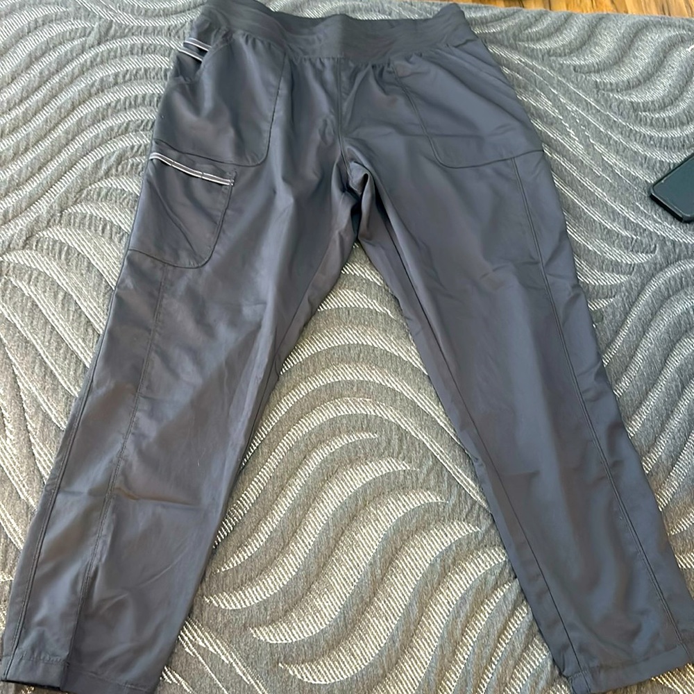 Cherokee Workwear Revolution Women's Rise Jogger- L- Brand New